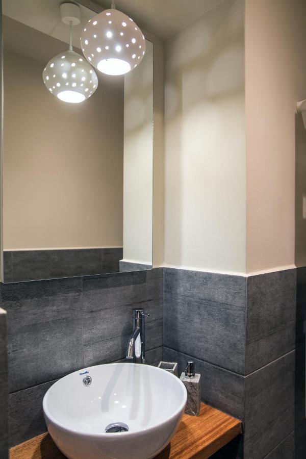 Light & Airy! In The City Athena Bagian luar foto