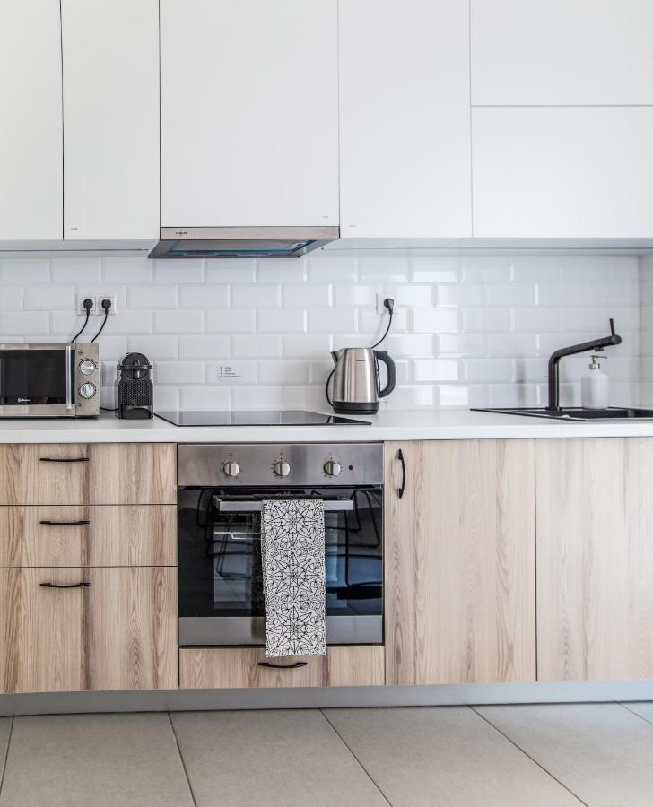Light & Airy! In The City Athena Bagian luar foto