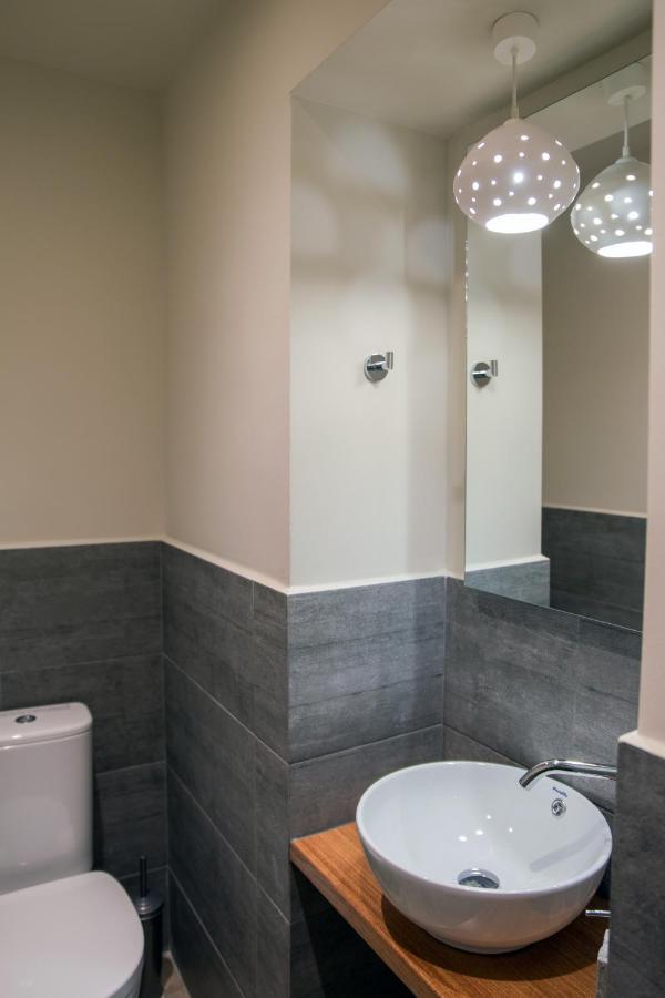 Light & Airy! In The City Athena Bagian luar foto