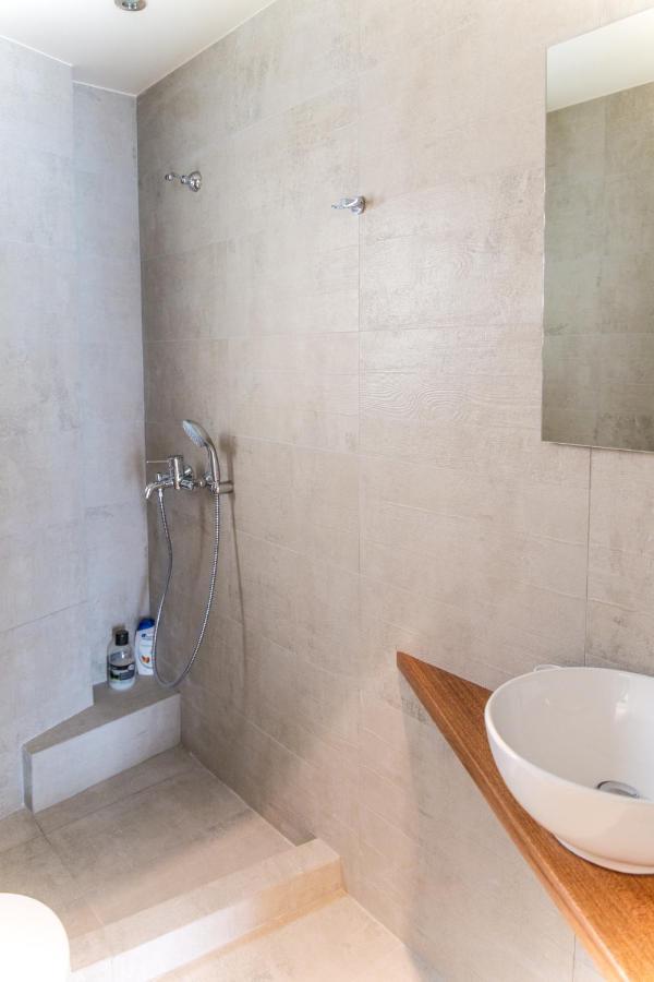 Light & Airy! In The City Athena Bagian luar foto